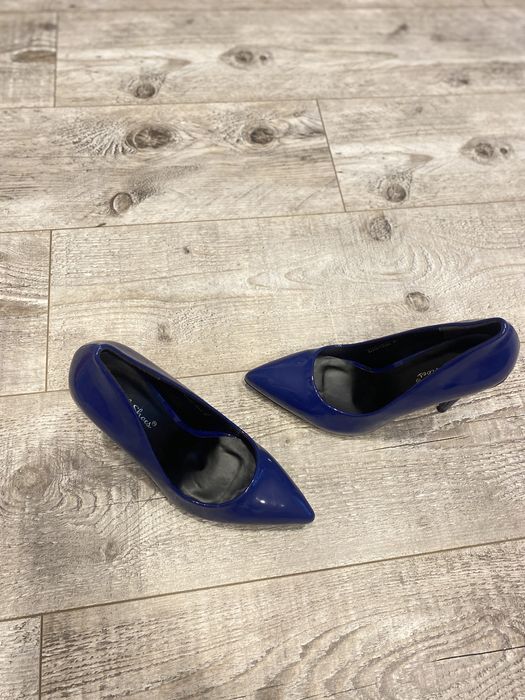 Vand pantofi stiletto dama nr 36, noi!