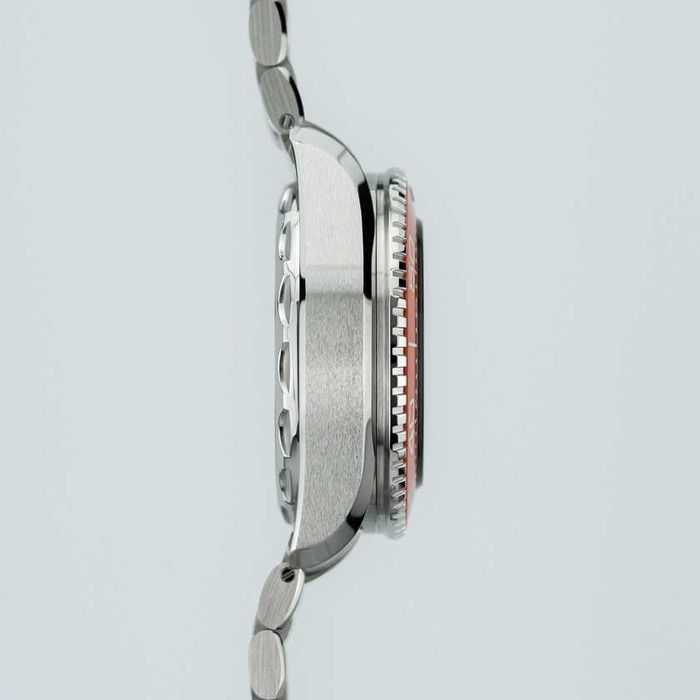 OMEGA Seamaster Planet ocean Ultra Deep O-Megasteel