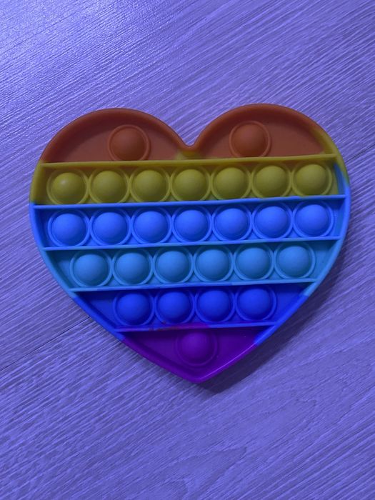 Детски комплект за маникюр, балсами за устни + подарък