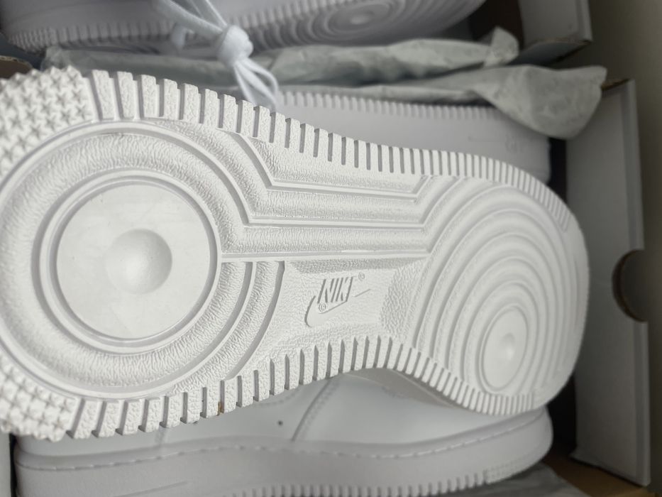 Nike Air Force 1 Triple White