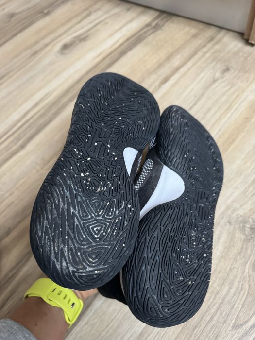 Оригинални мъжки маратонки NIKE KYRIE FLYTRAP V! 42 н