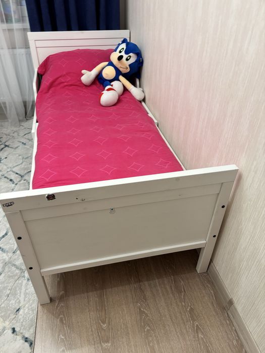 Кровать с матрасом от икеа