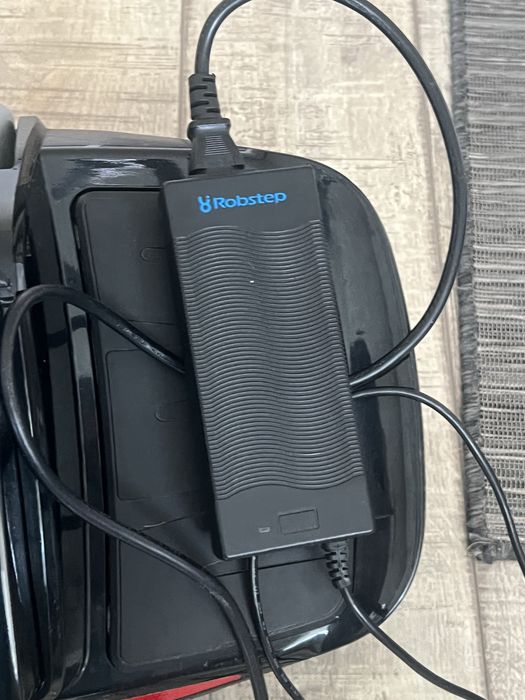 Robstep electric cu ghidon + încărcător și telecomandă