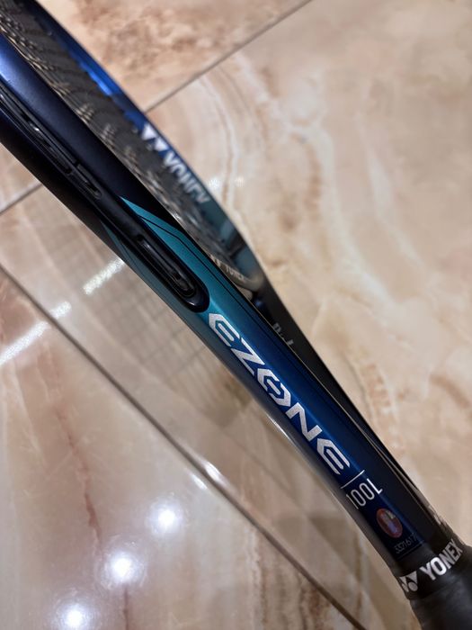 Yonex EZone 100(грип 2), 285гр.