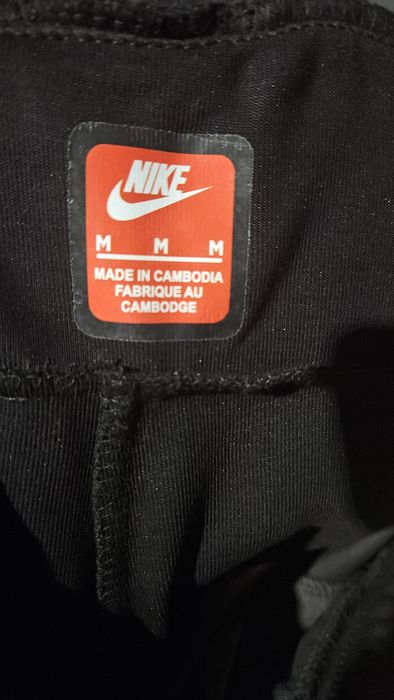 Черно долнище Nike tech fleece