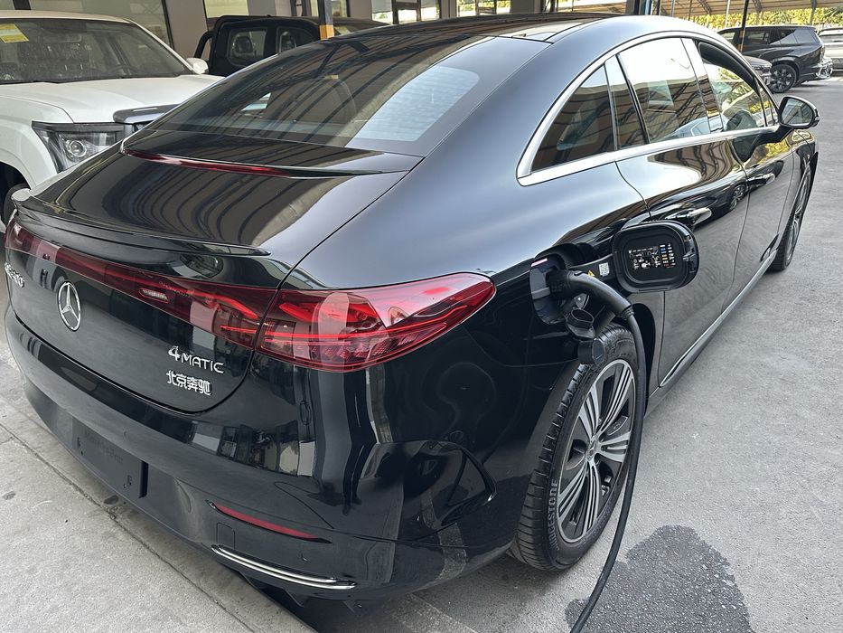 Mercedes Benz EQE 500