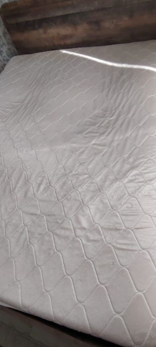 Двухспальная кровать