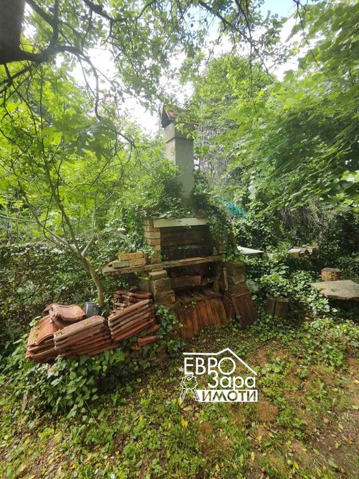 Масивна, обзаведена къща за продажба в с.Дълбоки