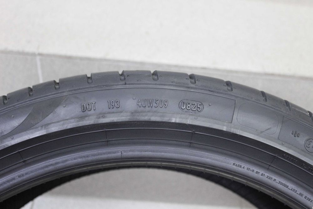 255/40-19 Pirelli P Zero RSC