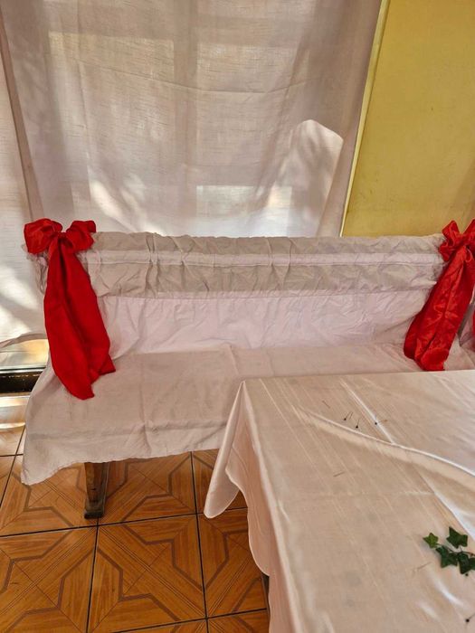 Празнична украса за пейки