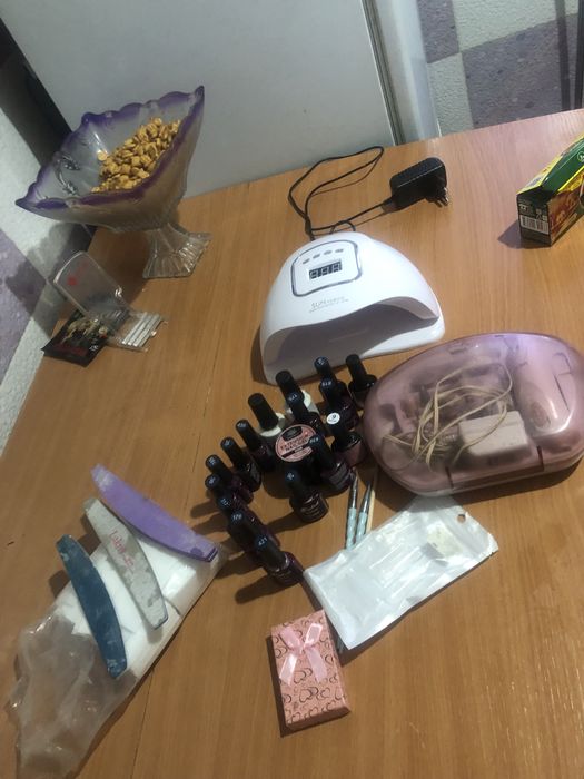 Продам все для манекюра