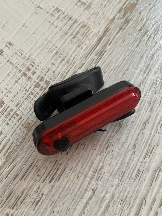 Задна LED стоп лампа за колело–лесен монтаж, ултра ярка, USB зареждане