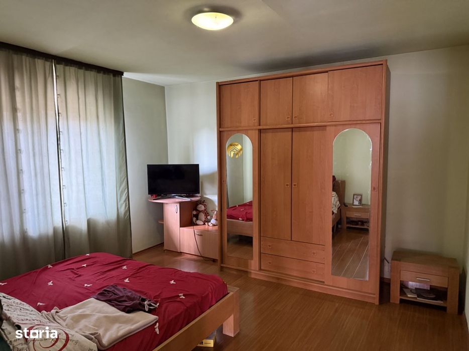 Casa de vanzare – 2 apartamente individuale | 6 camere | Strada Rah