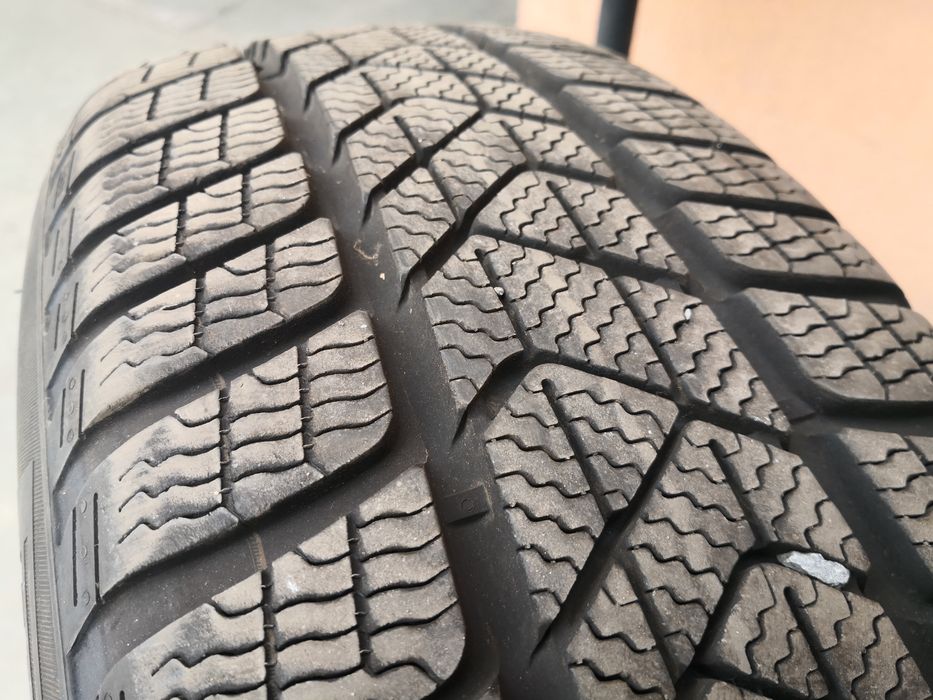 205 60 17 цола гуми Pirelli dot 22 4 броя