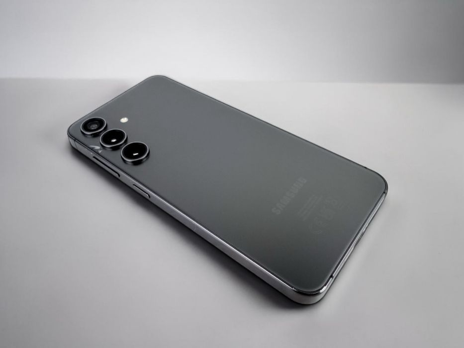 Samsung Galaxy S24 128GB 8RAM Onyx Black Отличен!