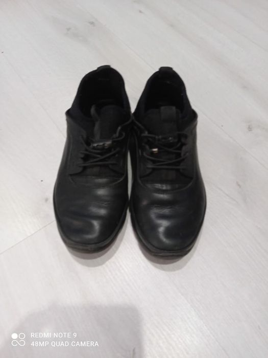 Кроссовки кожаные 33-34 р. 3000