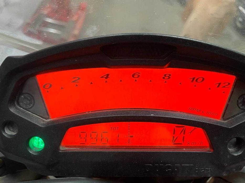 Ducati Monster 2011 - numai 9.900 km - Rate / posibilitate de Finanțare - Import Canada