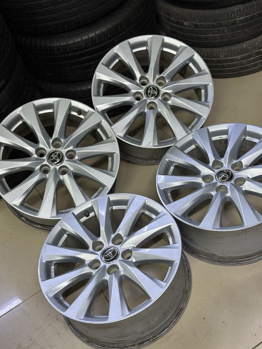 Камри  оригинал диски