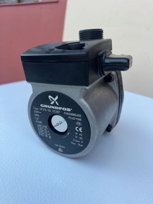 Pompă de circulație Grundfos UPS15-50 CES87