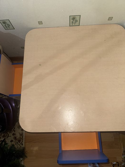 Детский стол со стульями