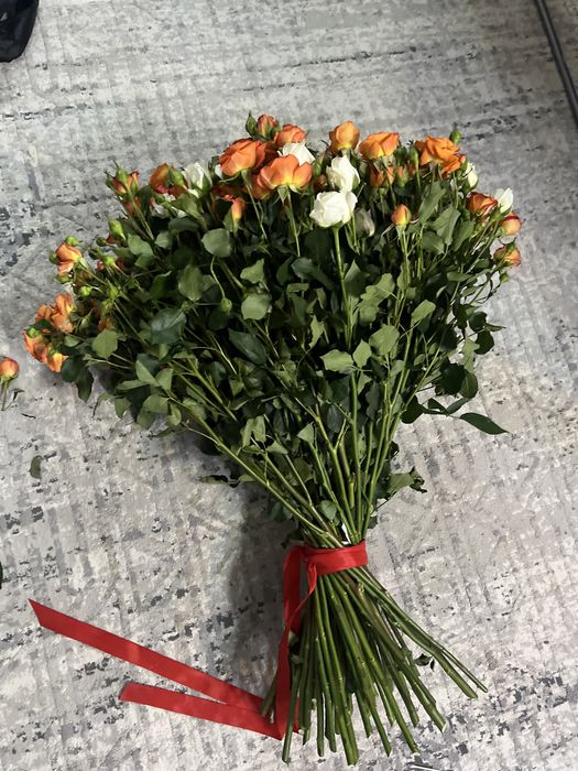 Кустовые розы 55штук