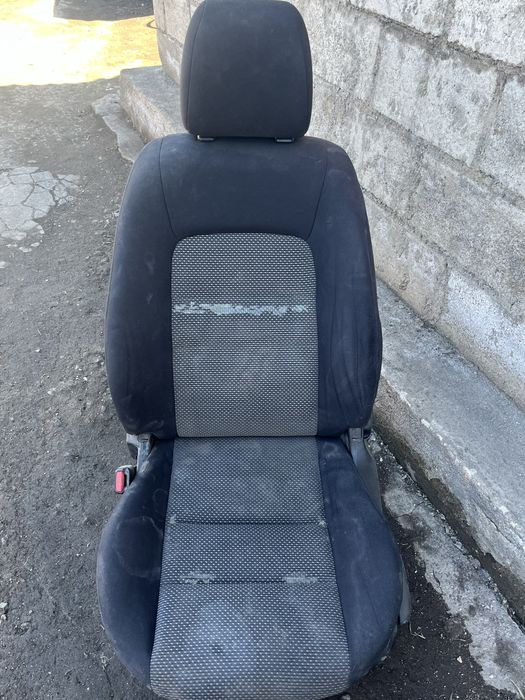 Продам кресло мазда 6 gg