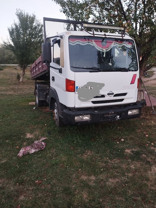 Nissan atleon de 8 t sau schimb