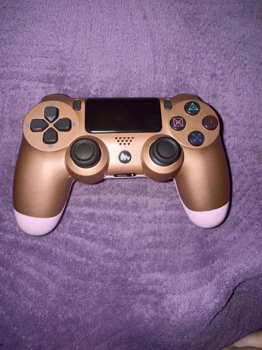 Геймпад,розовый.