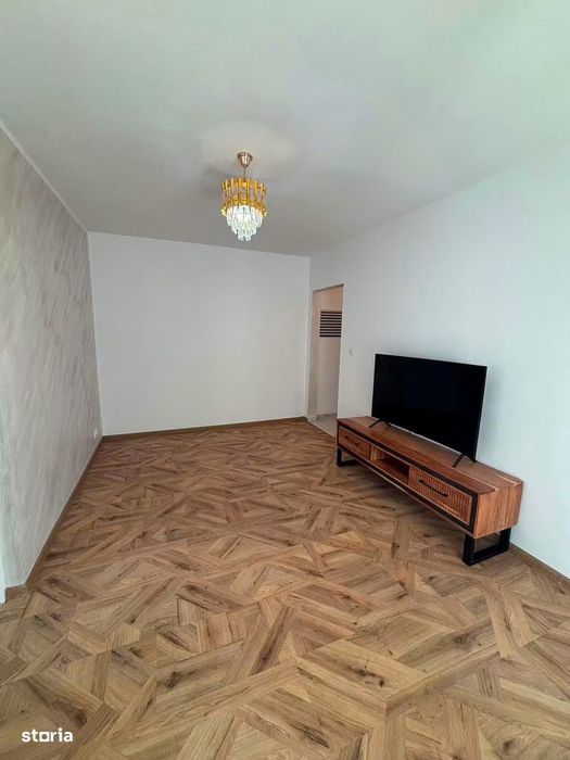 De vanzare apartament cu 3 camere si balcon,zona semi centrala. 65000e