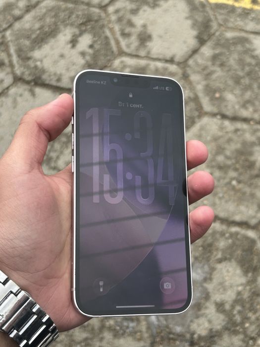 Prodam iphone 13 100akb
