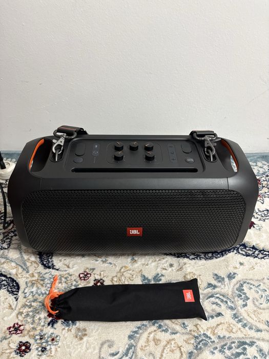 JBL partybox on-the-go