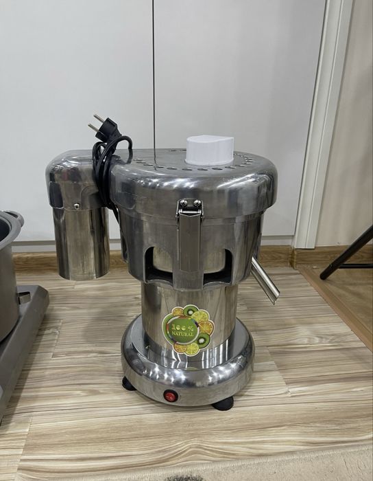 Соковыжималка в отличном состоянии