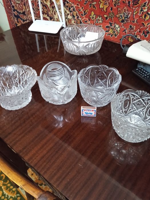 Продаются хрустальные вазочки