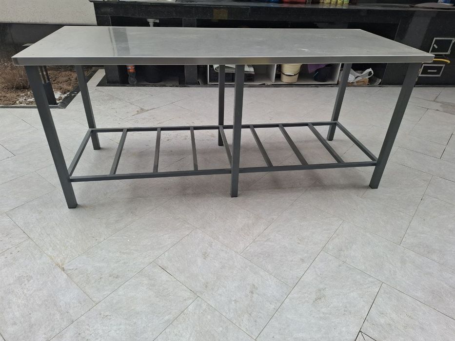 Стол с нержавеющий стали