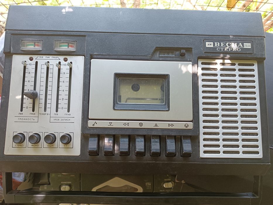 Продам советский магнитофон и проигрыватель