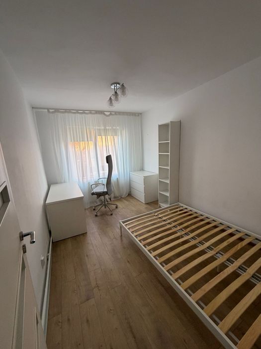 Vânzare apartament 3 camere  etaj 1