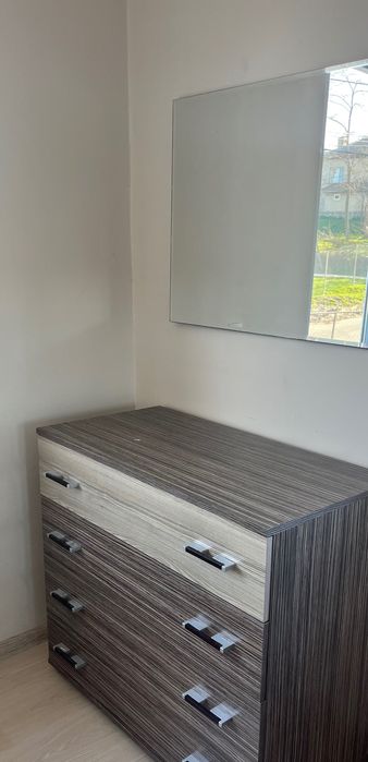 Мебелите са в добро състояние.