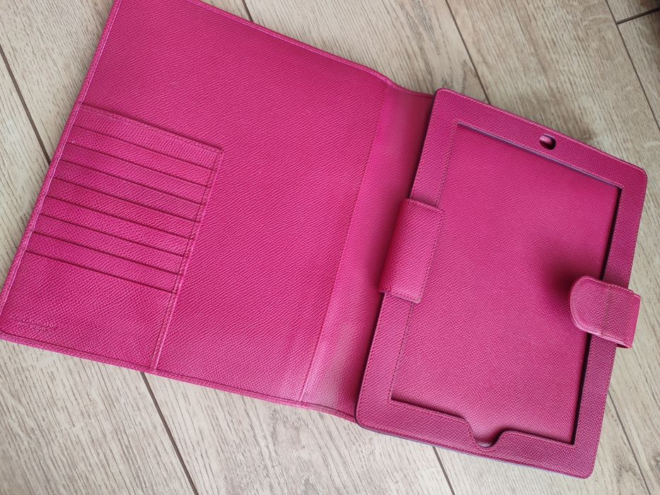 Продам чехол Dolce&Gabbana и Burberry для iPad, планшета