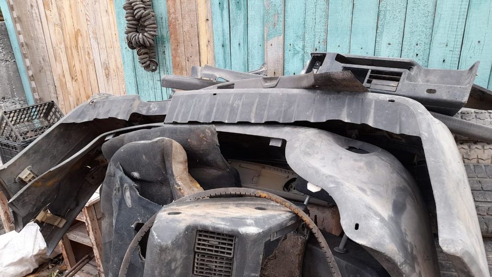 Продам запчасти на ауди в3