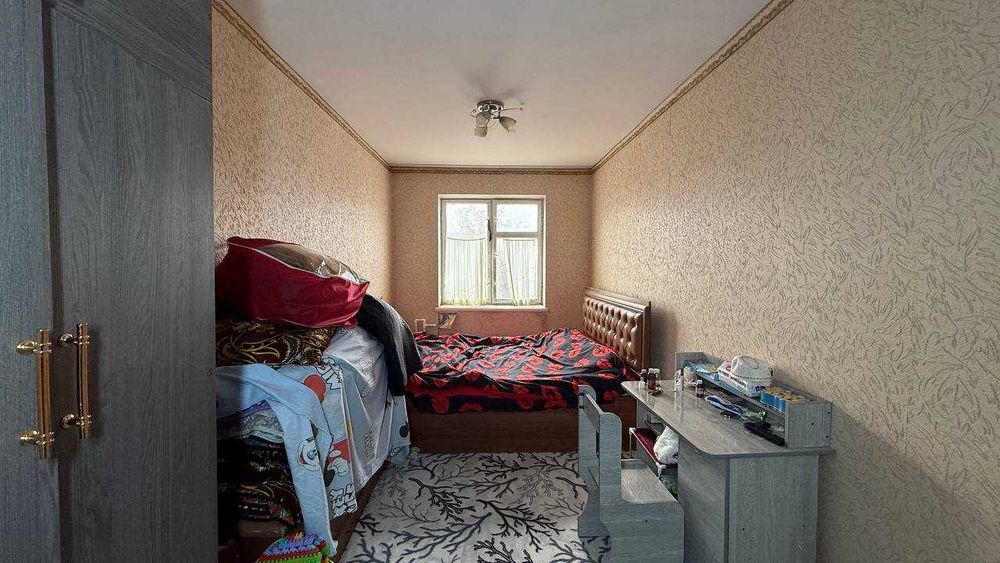 Заканал 27-мактаб 4 қаватда 2 хонали квартира сотилади. ID: 1697