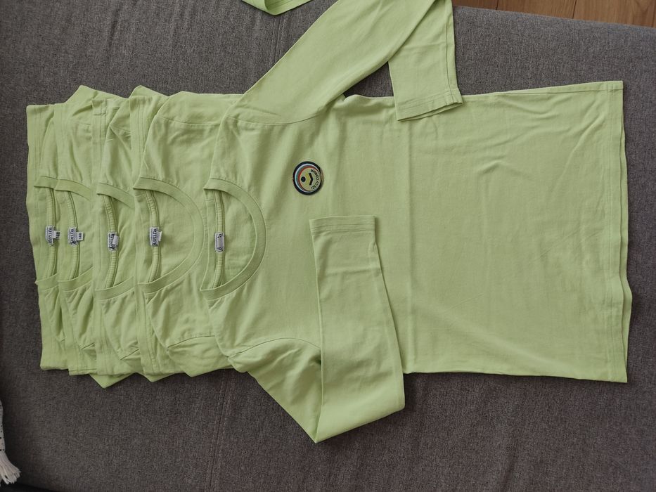 10 бр. тениски униформа 125 СУ "Боян Пенев", 146