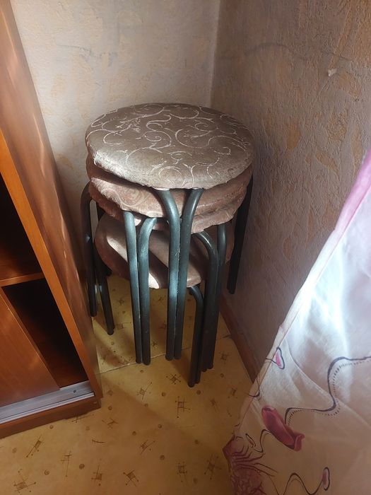 Стол стулья продаётся