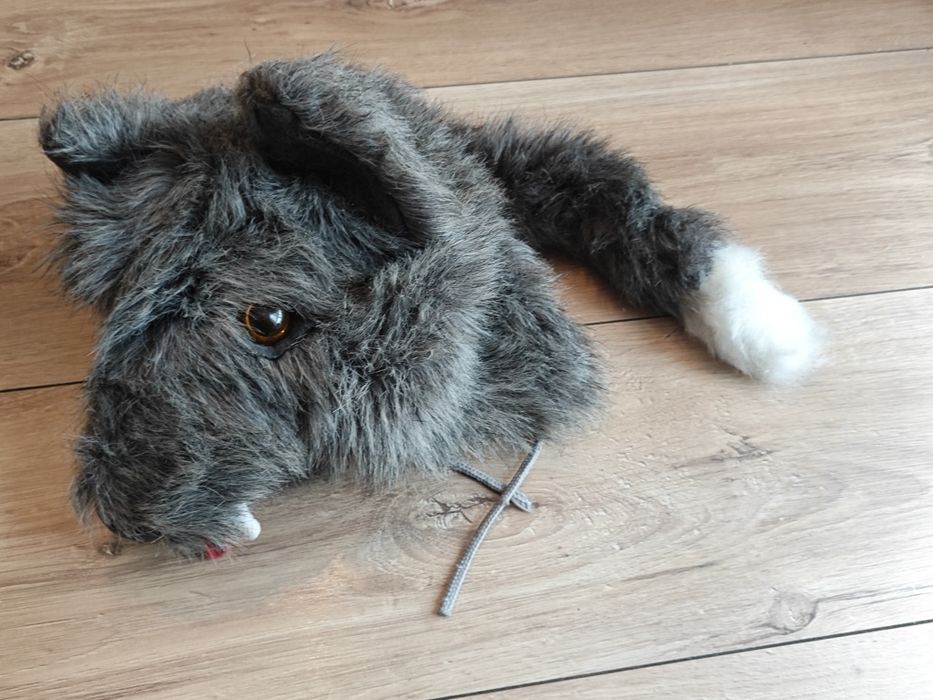 Caciula blana Elon model lup marime L