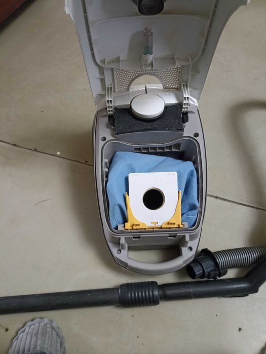 Пылесосы Samsung, PHILIPS