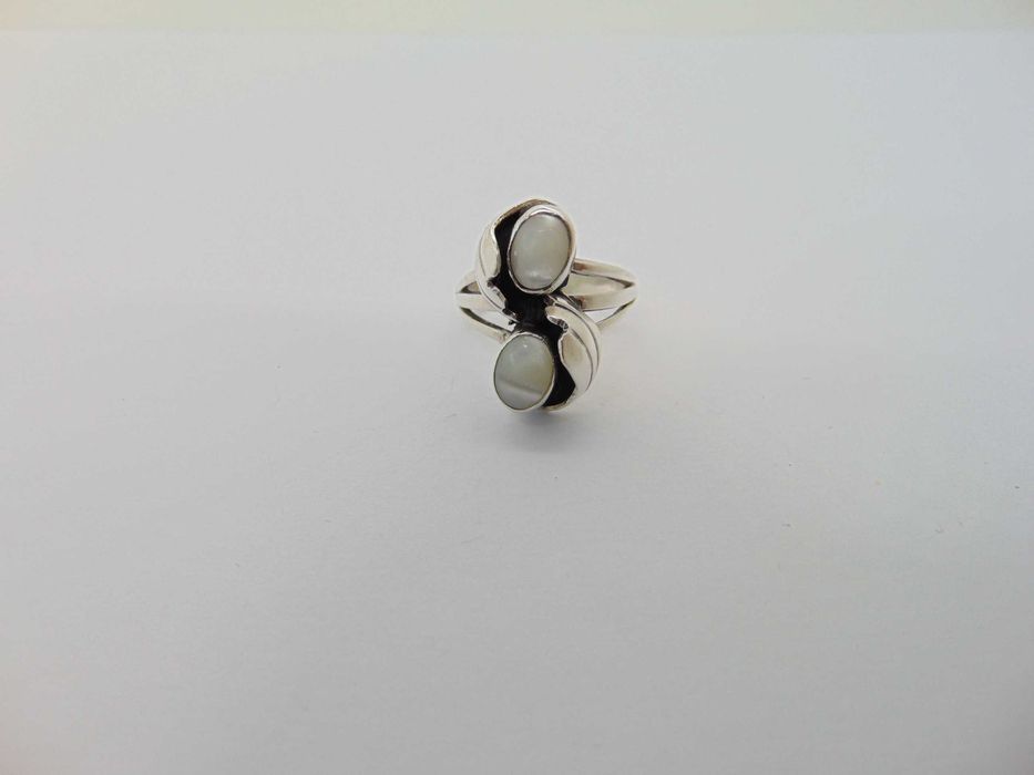 Inel amerindian din argint cu sidef