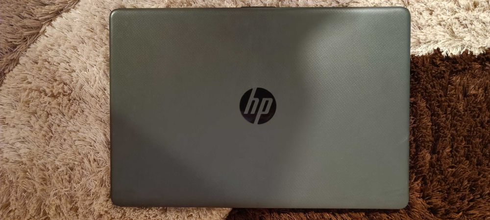 Лаптоп HP почти не е използван