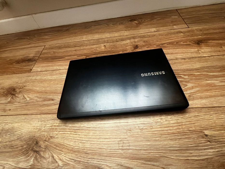 Продам ноутбук Самсунг рабочий
