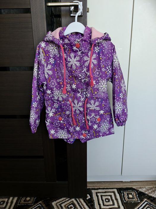 Срочно продам курточки на девочку!!!