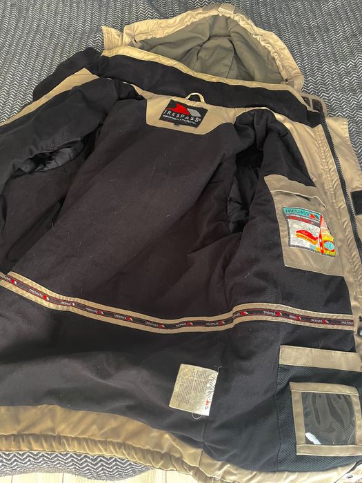 Горнолыжная куртка