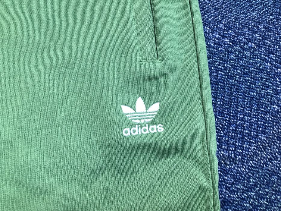 Adidas Essential ОРИГИНАЛЕН мъжки къси панталони - S и XL